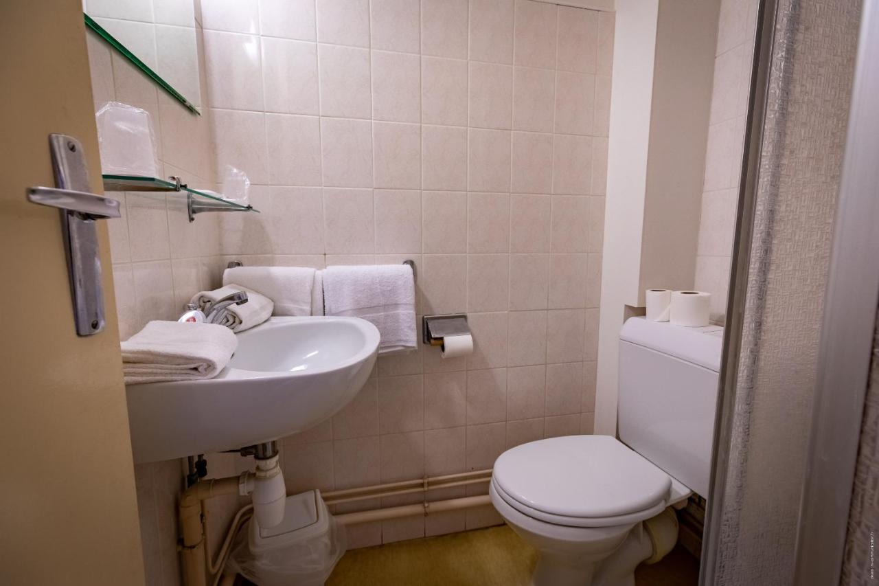 Hotel Astrid Руан Екстериор снимка