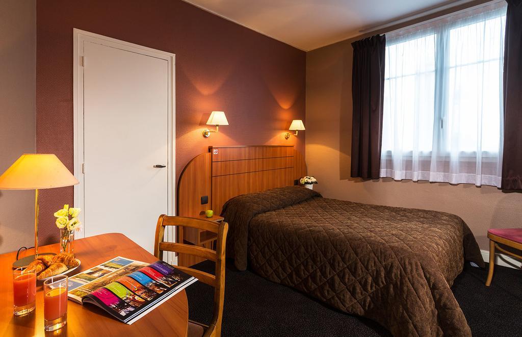 Hotel Astrid Руан Екстериор снимка