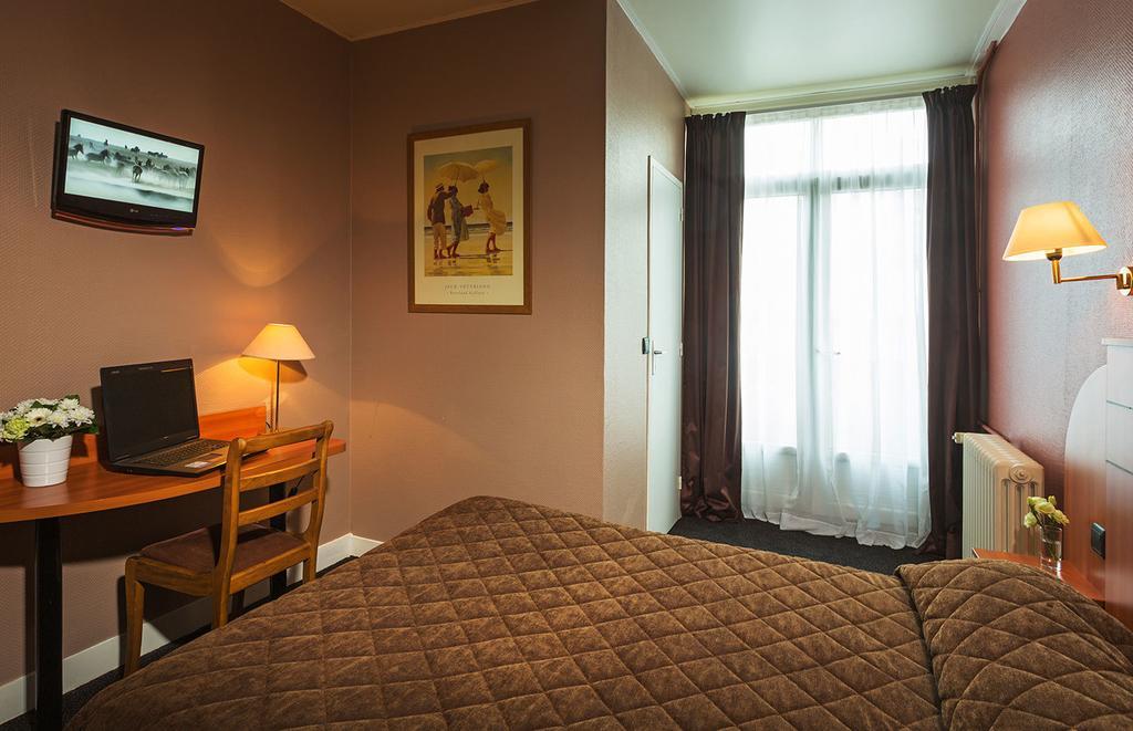 Hotel Astrid Руан Екстериор снимка