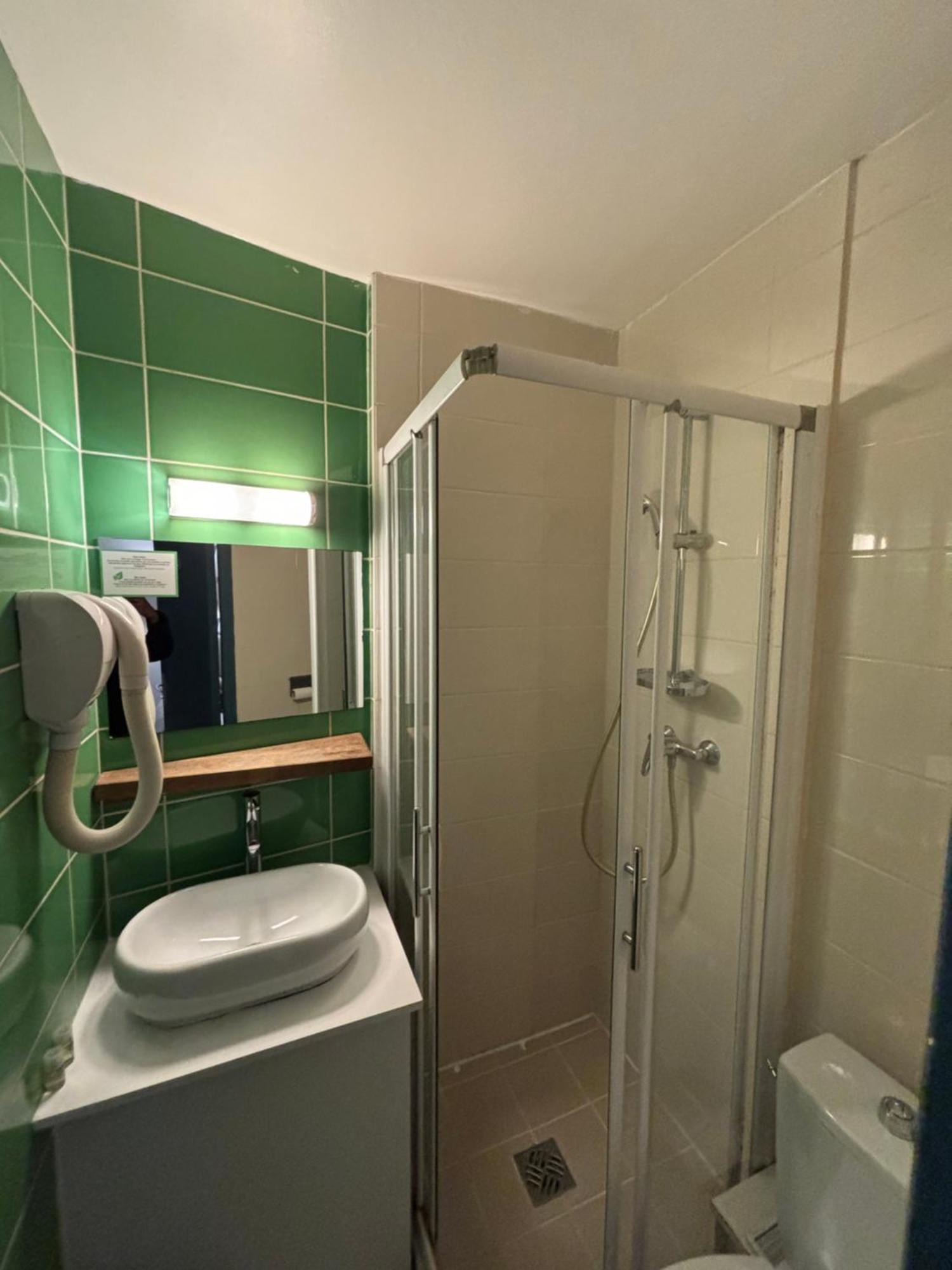 Hotel Astrid Руан Екстериор снимка