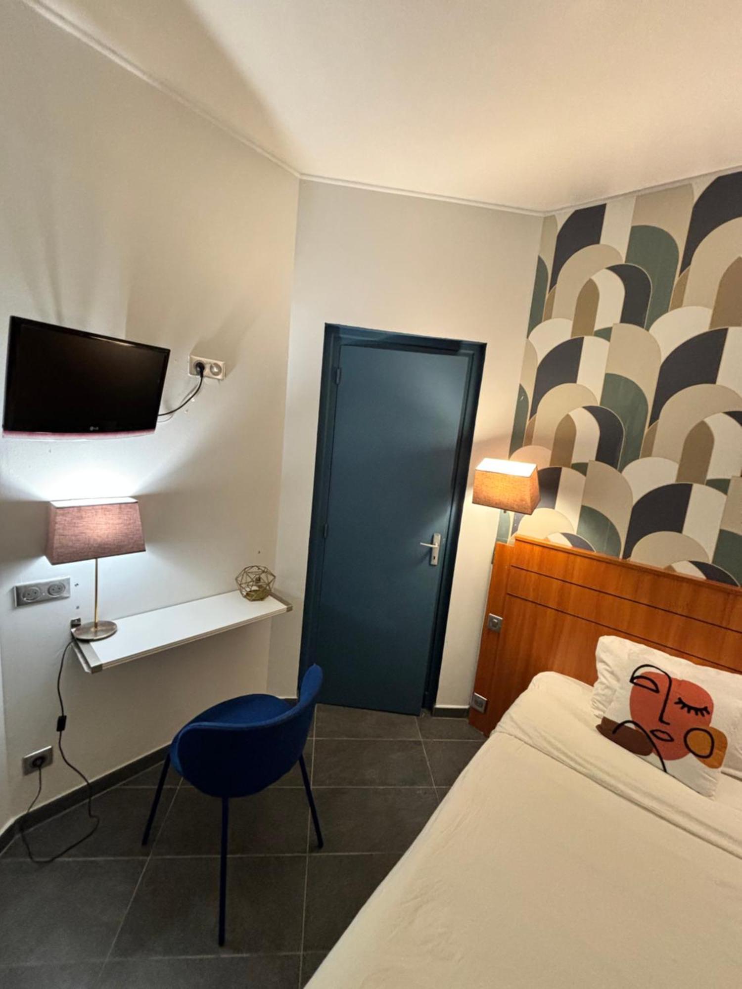 Hotel Astrid Руан Екстериор снимка