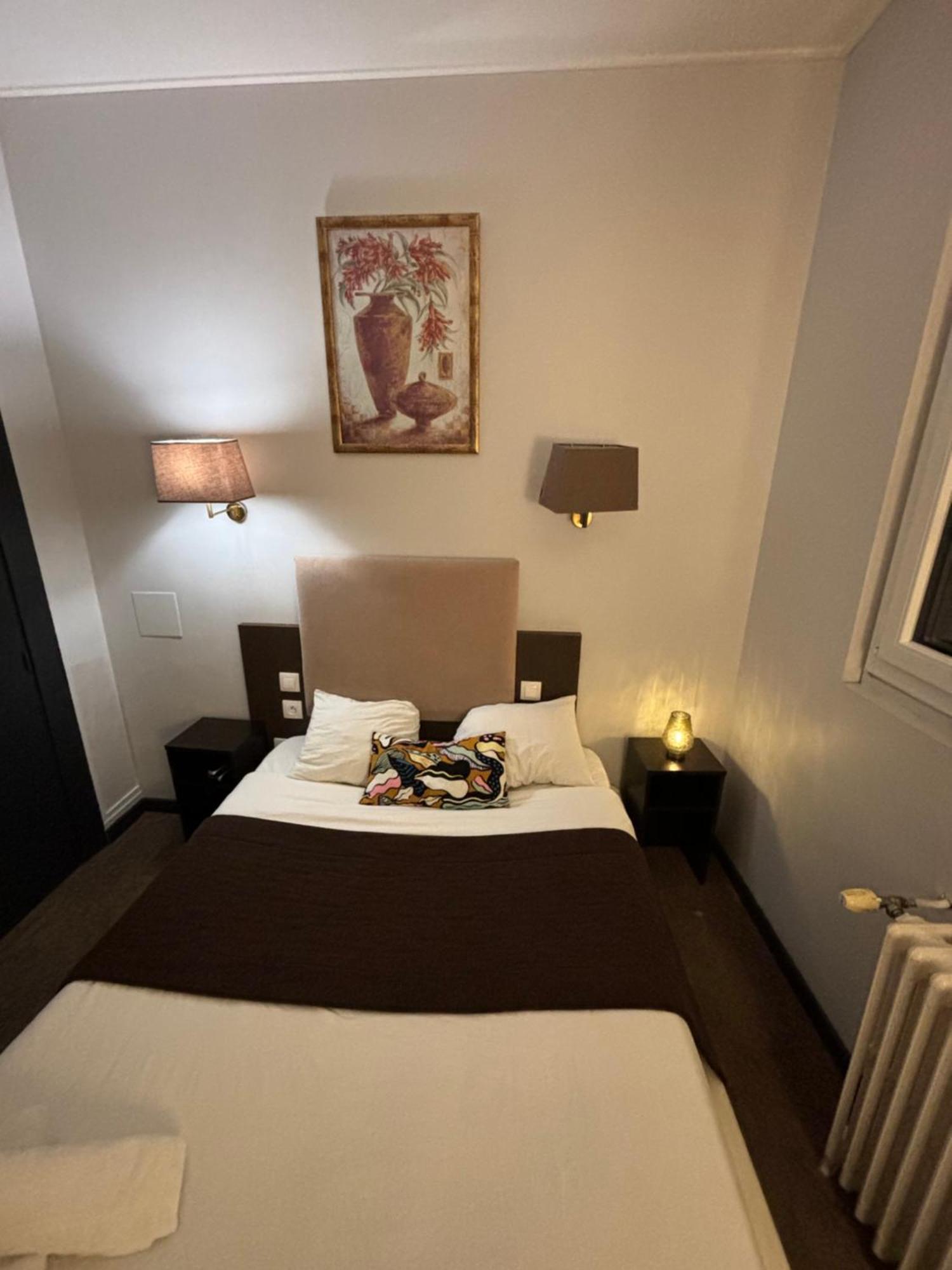 Hotel Astrid Руан Екстериор снимка