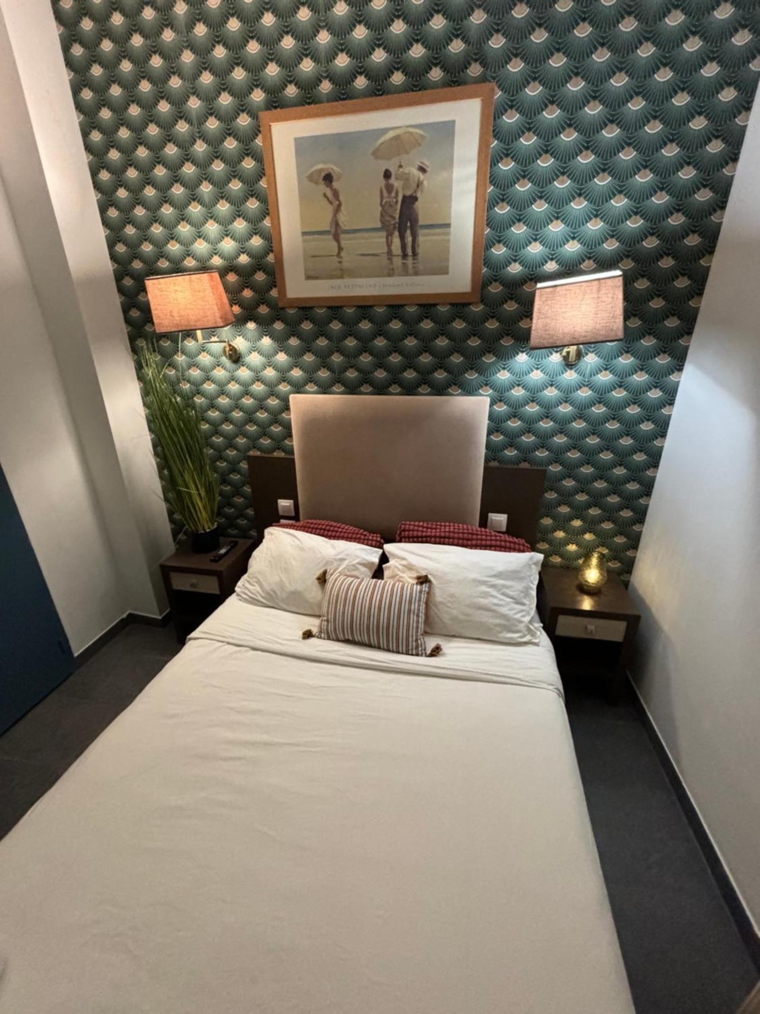 Hotel Astrid Руан Екстериор снимка