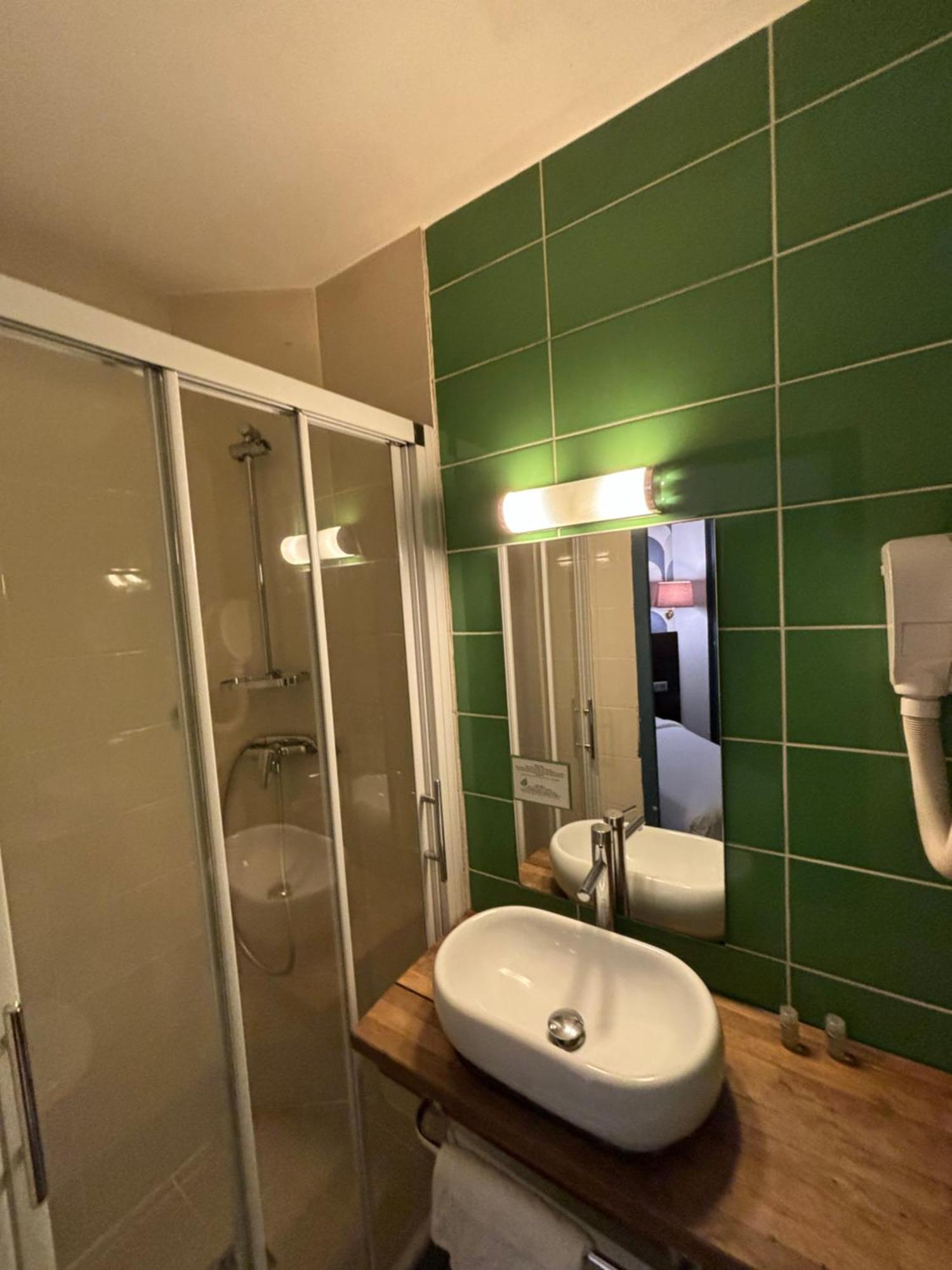 Hotel Astrid Руан Екстериор снимка