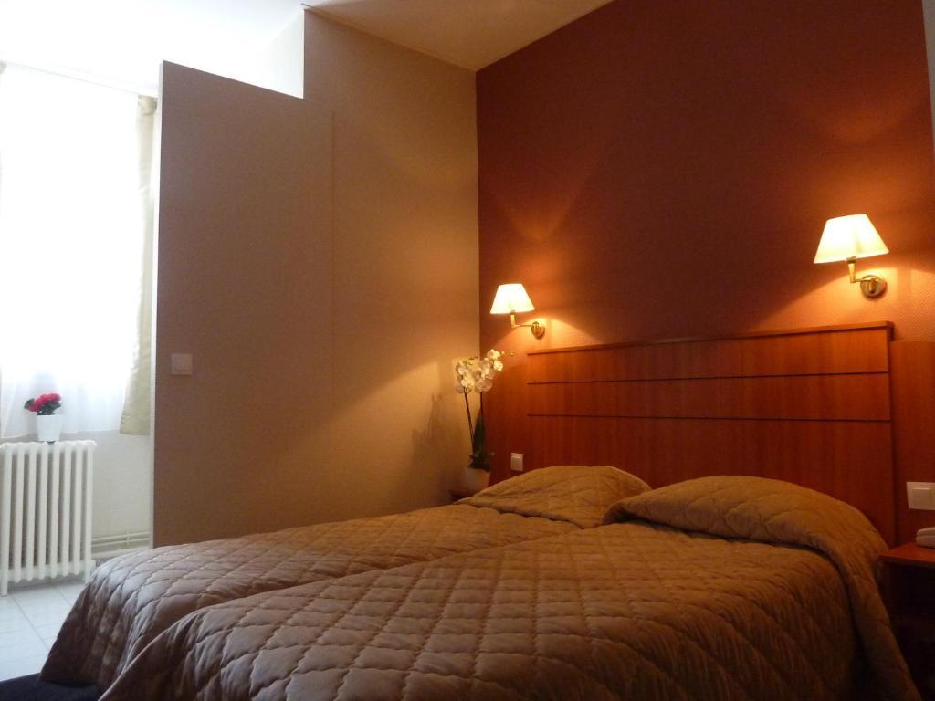 Hotel Astrid Руан Екстериор снимка