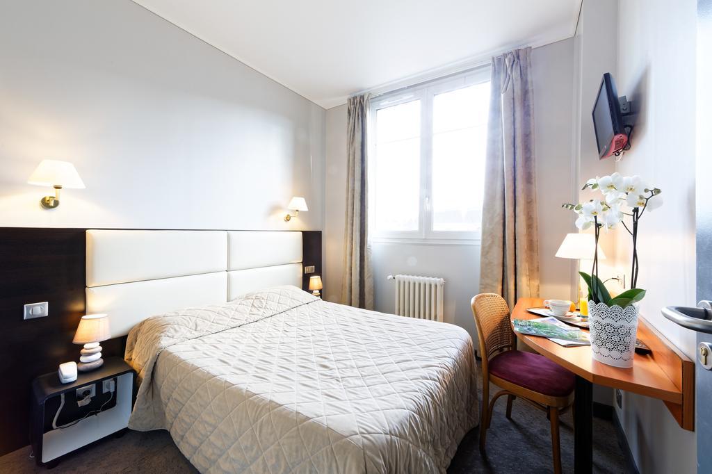 Hotel Astrid Руан Екстериор снимка