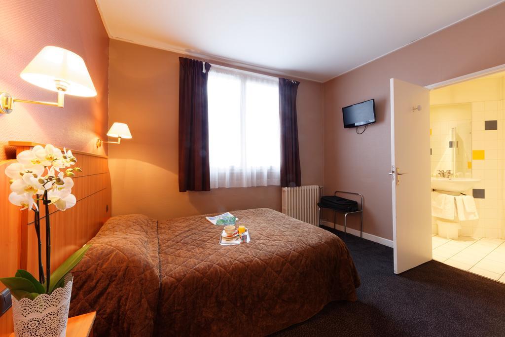 Hotel Astrid Руан Екстериор снимка