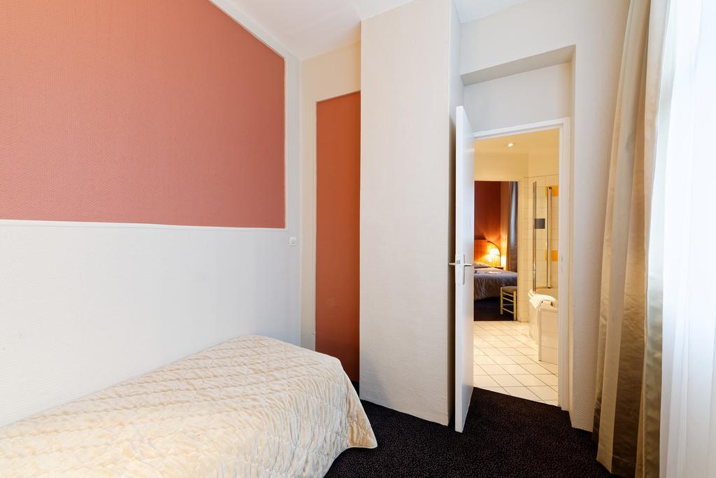 Hotel Astrid Руан Екстериор снимка