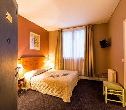 Hotel Astrid Руан Екстериор снимка