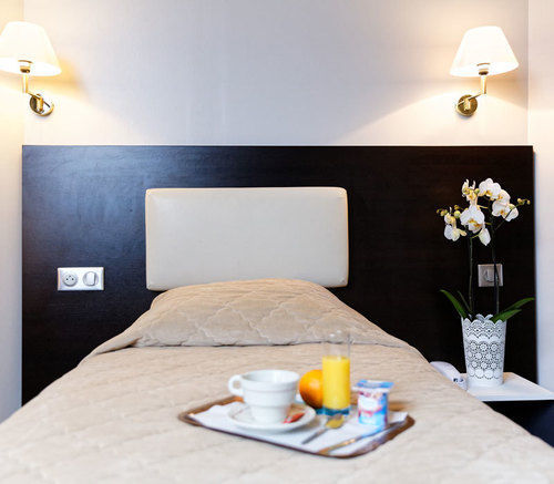 Hotel Astrid Руан Екстериор снимка